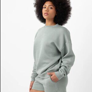 Cozy Earth City Scape Sweatshirt Size M